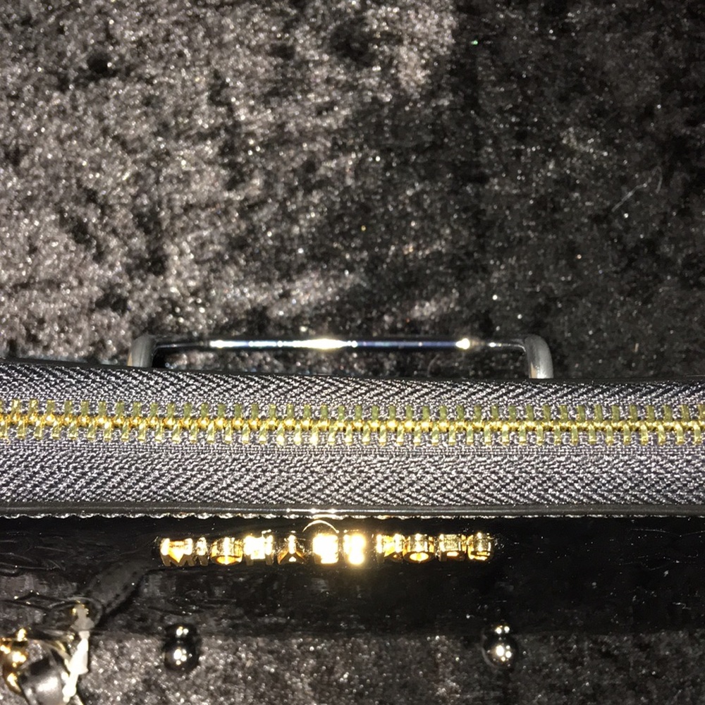 NWT Michael Kors Patent Leather Jet Set Wallet/ Phone Case Wristlet MSRP $178 - Picture 4 of 12